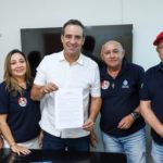 Cadu assina Carta Compromisso pela CAERN