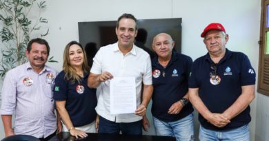 Cadu assina Carta Compromisso pela CAERN