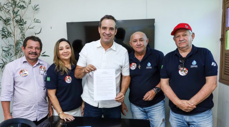 Cadu assina Carta Compromisso pela CAERN